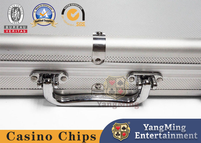 Qualità Poker super Chip Set Texas Hold del casinò degli accessori tenuti in mano del gioco loro cassa di alluminio d'argento delle carte fabbrica