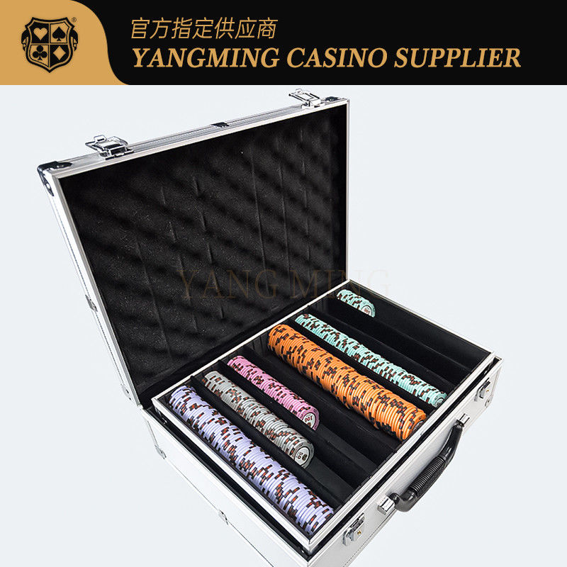 Kalite Texas Hold'em Gümüş Beyaz Alüminyum Tote Chip Case Casino Club Casual Poker Game Chip Case fabrika