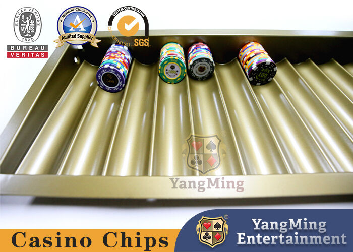 Kwaliteit 15 Rij Gouden Gele Kleur het Metaalcasino Chip Tray With Two Layer Casino Chip Holder van het 2 Laagnachtslot fabriek