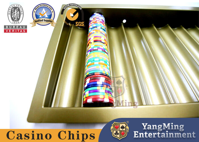 Kwaliteit 15 Rij Gouden Gele Kleur het Metaalcasino Chip Tray With Two Layer Casino Chip Holder van het 2 Laagnachtslot fabriek