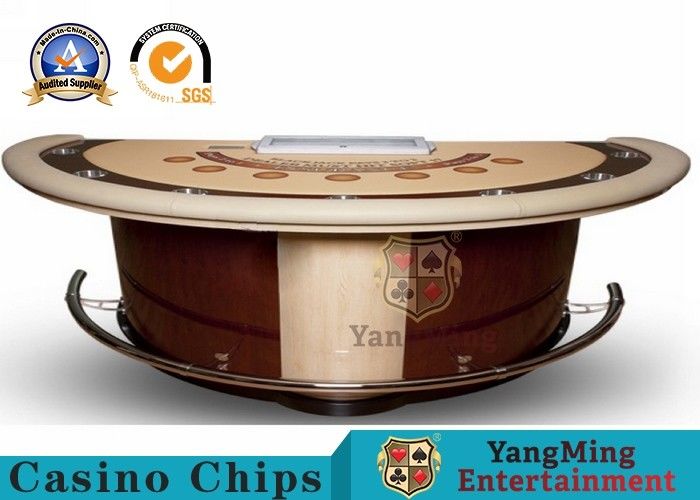 품질 세미 - 라운드 게임 카지노 포커 테이블은 두꺼운 탄력 있는 스펀지를 면취가공하는 난간에서 구축되었습니다 공장
