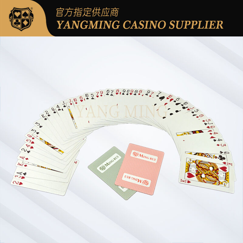 Kalite Kazino Poker Masası Oyunu için Dayanıklı Siyah Çekirdekli Poker Kartları fabrika