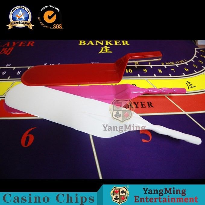 คุณภาพ Paddle Baccarat Dragon Tiger อุปกรณ์พลั่วที่มีมือจับการ์ดหรูหรา White Paddle Gambling Table โรงงาน