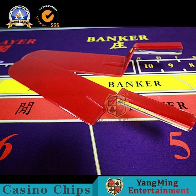 गुणवत्ता कस्टम शानदार Baccarat बजाना कार्ड चप्पू Baccarat सहायक उपकरण लाल रंग कारखाना