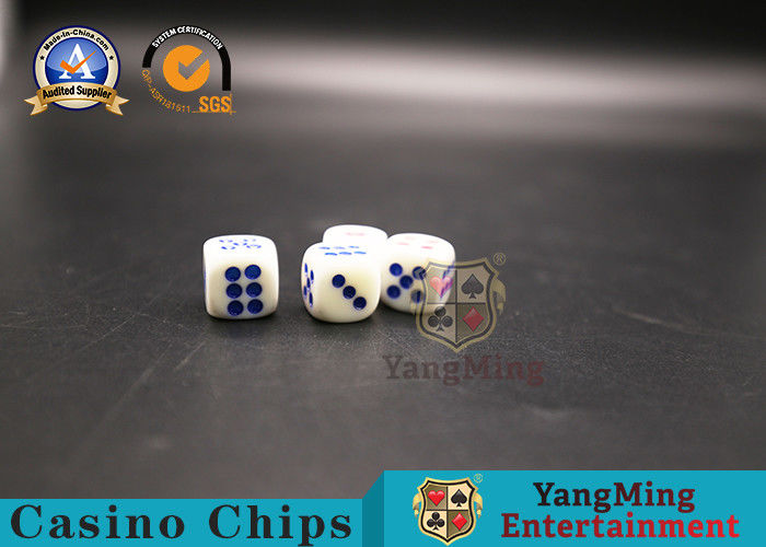 Qualità Giochi del poker di plastica dell'amina segreta dell'anello dell'hotel degli accessori KTV del gioco del casinò di spettacolo rossi e dadi blu di scossa di colore fabbrica