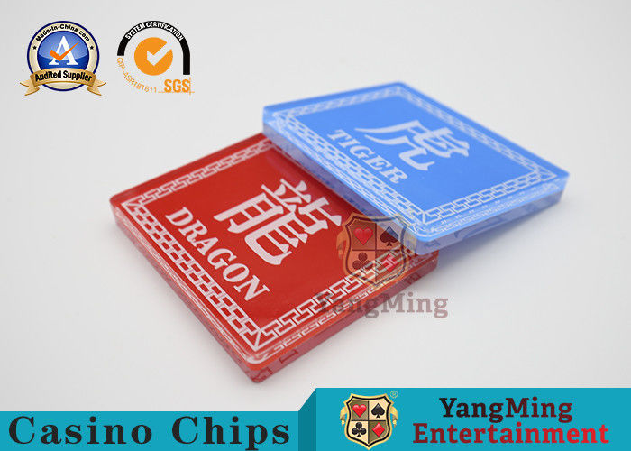 Calidad El casino Dragon Tiger Poker Game Marker 8 juegos de naipes de las cubiertas gana el botón del distribuidor autorizado fábrica