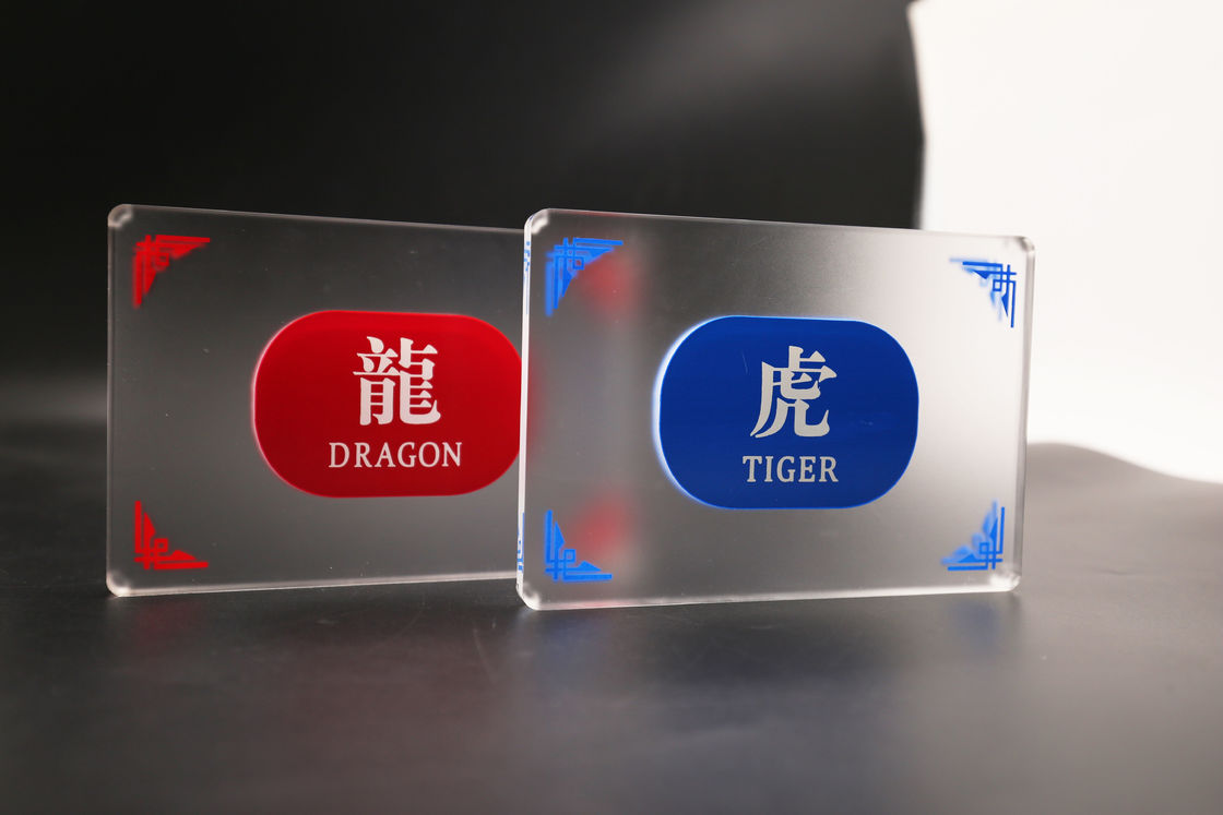 Qualität Halb-bereifte Acrylhändler-Knopf-freie Karte Texas Hold sie Bakkarat-Brettspiel-doppelseitiges Drucken Crystal Plastic Fabrik