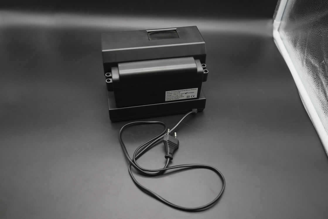 Kualitas Desktop Klasik Tradisional UV Ungu Lampu Kode Inspeksi Lampu Texas Hold'Em Clay Chip Coin Lembaran Plastik Keaslian pabrik