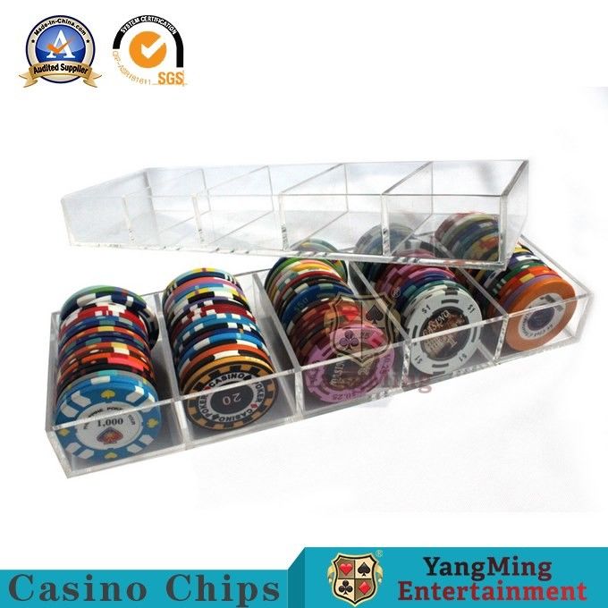 Kualitas Klub Kustom Akrilik Tebal 100 Yards Kotak Chip yang Dapat Dikunci Penuh Transparan Bulat 50mm Poker Anti-Pemalsuan Chips Tray pabrik