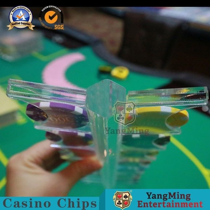 Quality 16Pcs Acrylic Round 40mm Casino Game Accessories Chip Coin Display Rack factory