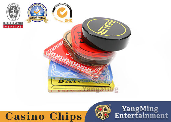 Calidad Fabrica personalizada de dos lados grabado negro distribuidor de acrílico Texas Casino juego de mesa de póquer botones localizador fábrica
