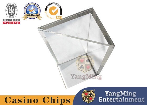Qualità Gambling VIP Club Custom Triangle Acrylic Discard Holder Poker Table Dealer Scratch Stand Carrier di carte di plastica trasparente fabbrica
