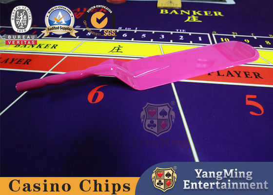 গুণ Baccarat রুলেট টেবিল গেম কাউন্টারটপ গোলাপ লাল এক্রাইলিক কার্ড বেলচা আনুষাঙ্গিক কারখানা
